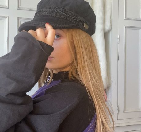 Maisie Smith pornstar pretty pic