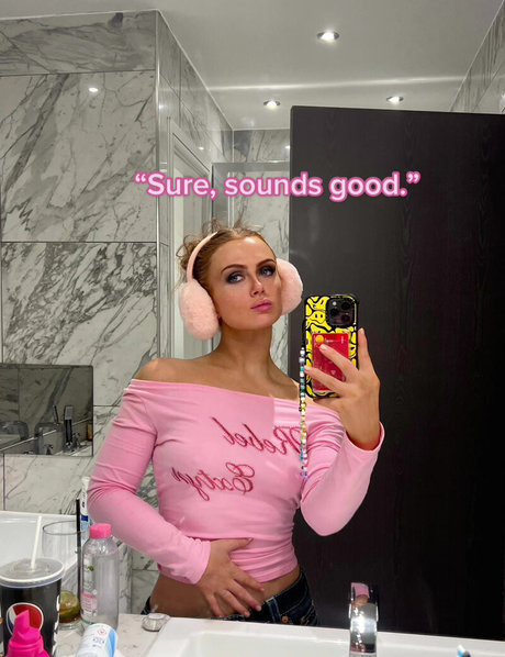 Maisie Smith best star picture