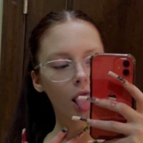 CheyXXX art star pic