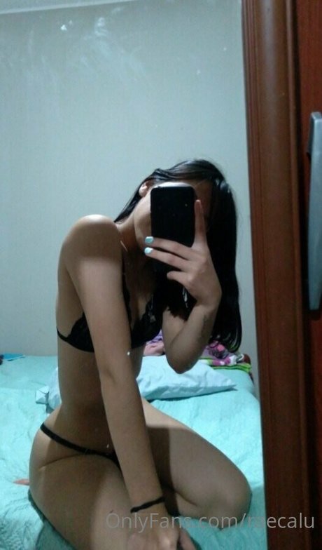 raecalu model art gallery