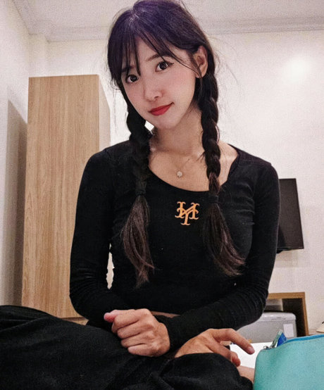 jinnytty hd actress photo