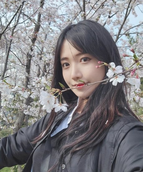 jinnytty model pretty images