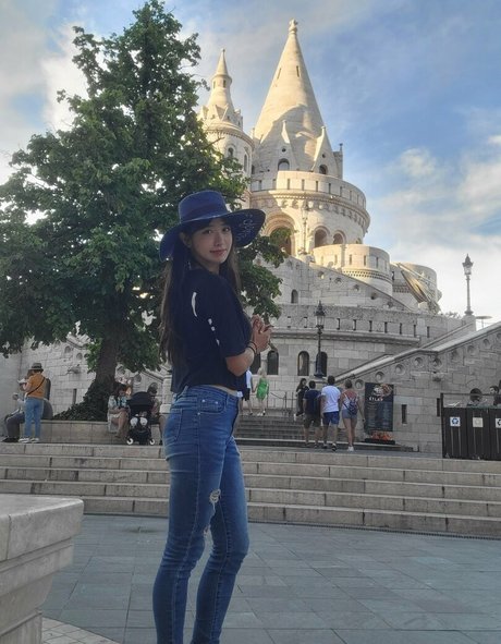 jinnytty model pornographic photos