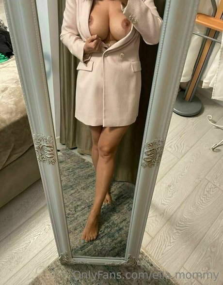 eyes onlyfans hot sexy pic