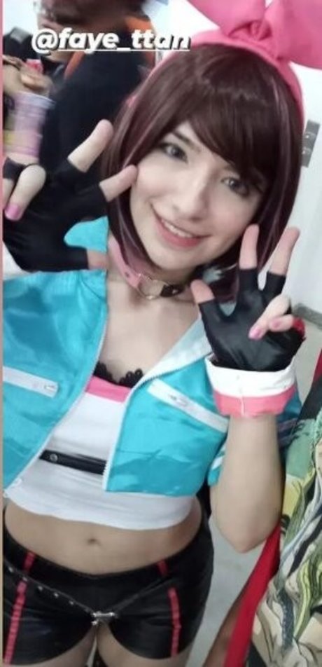 Faye Tan sex model picture