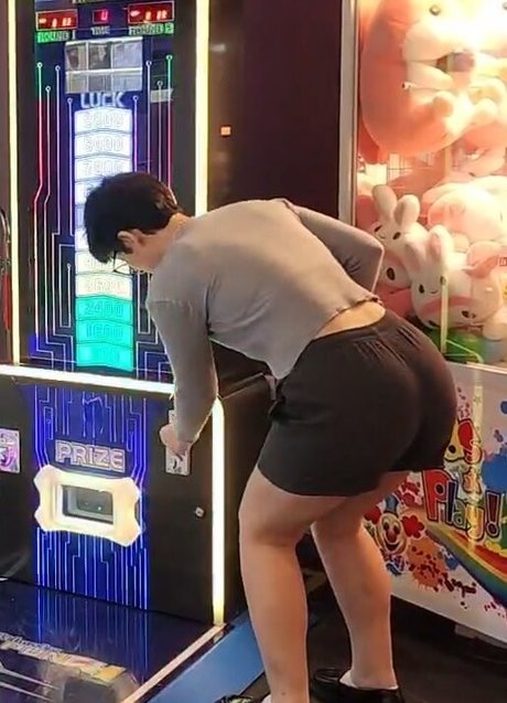 asian squirt onlyfans nude photos