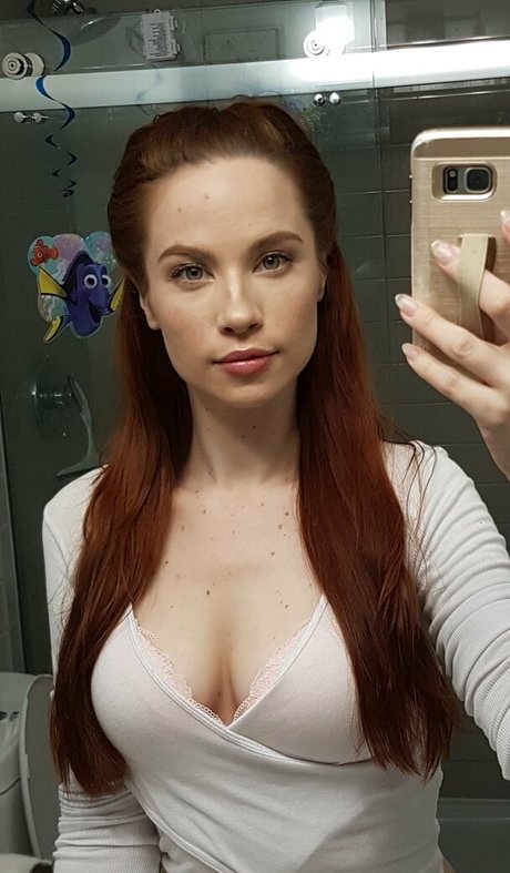 claracosmiafree art star pic