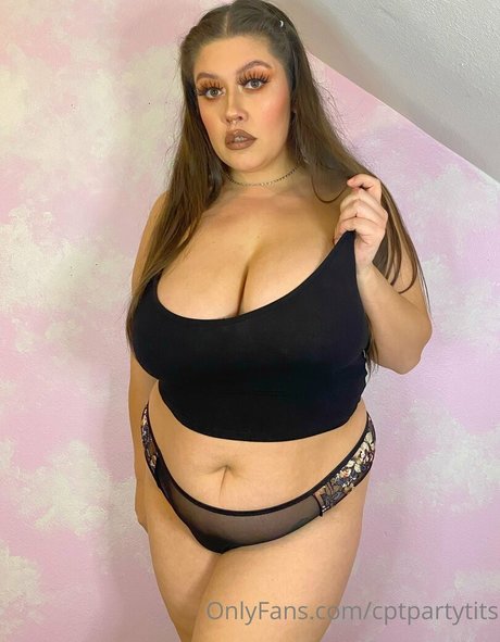 cptpartytits erotic actress photo