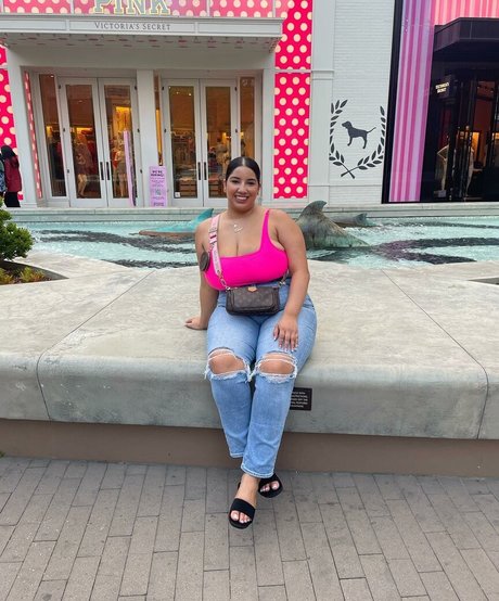 Denisedeniseeeeeeee model images