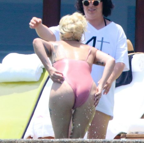 nude young onlyfans nude archive