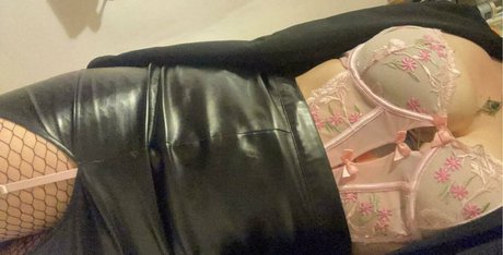 shutup69sitdown model pic