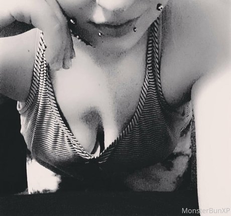 monsterbun42 naked actress photo