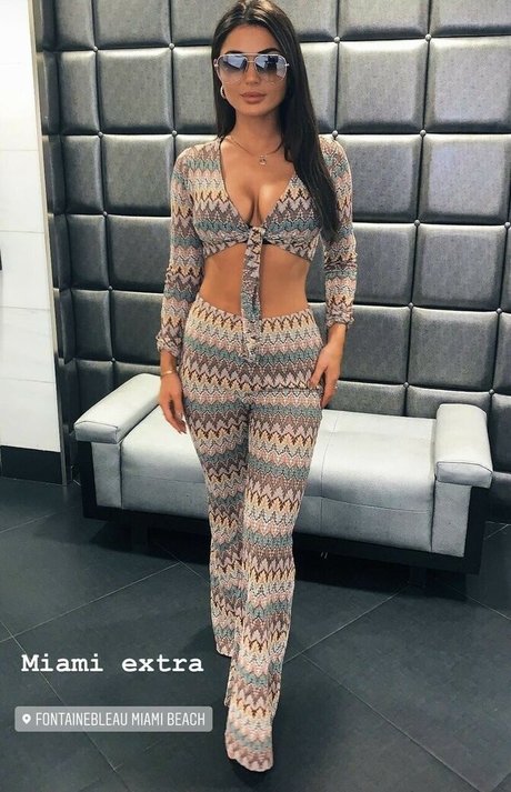 India Reynolds star nude pic