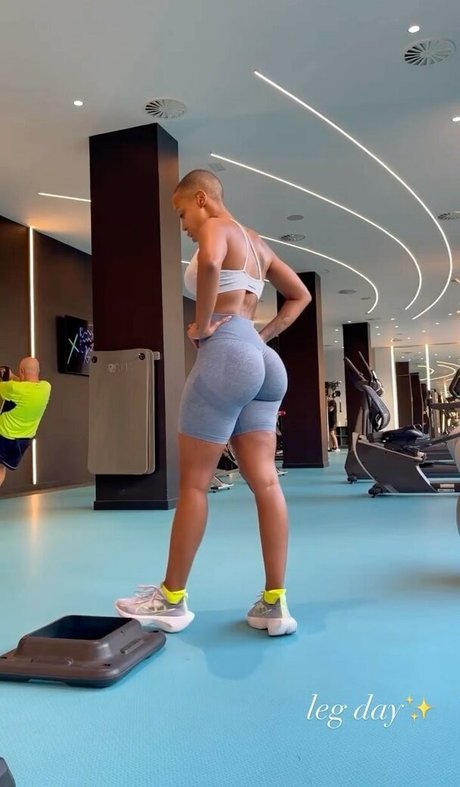 Noemilk porn model images