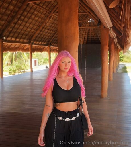 Emmybre Free pornstar hot pics