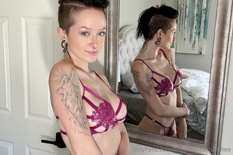 Definitelynotlurnfree porn actress photo