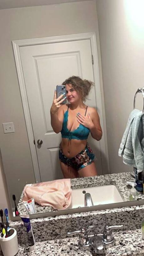 Corinnagoeswild beautiful model galleries