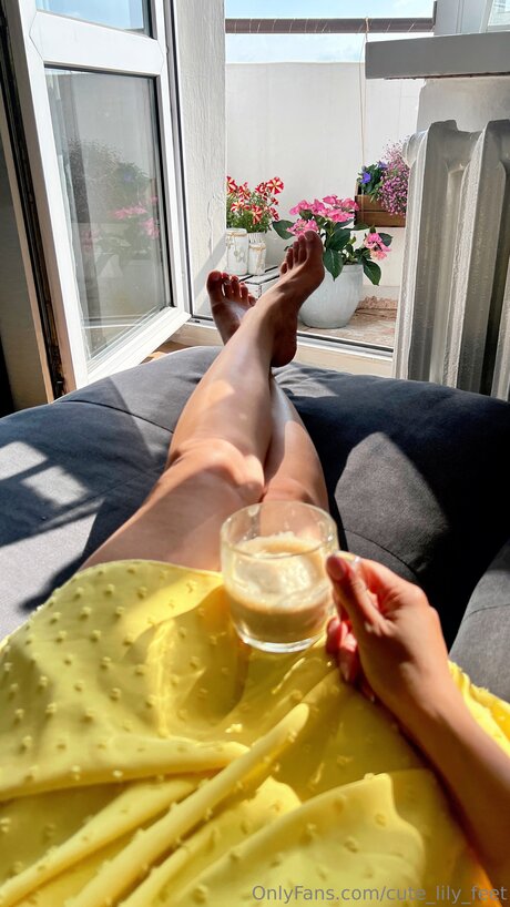 Cute Lily Feet nice pornstar image