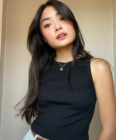 Ashley Liao star erotic pics