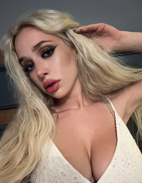 teach ori sexy actress photos