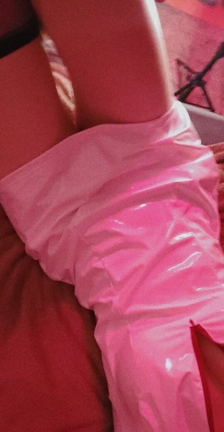 lli ru nudes star image