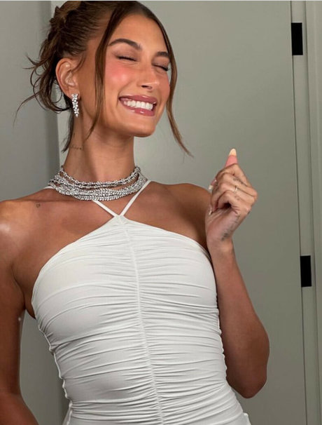 Hailey Baldwin Bieber naked pornstar pictures