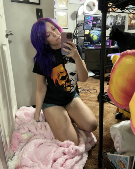 Kintinue star nude gallery