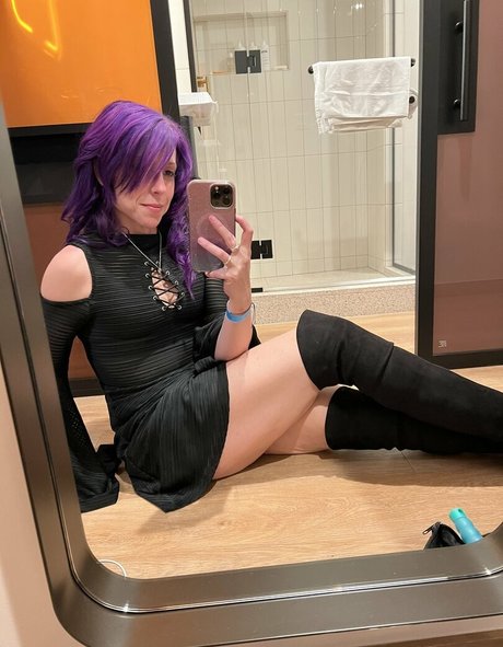 Kintinue star sexy image