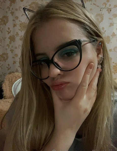 Lissaviip hot actress photos