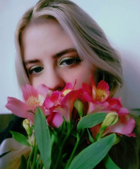 Lissaviip sex actress photos