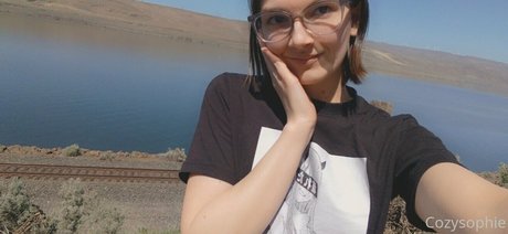 cozysophie nice actress photo