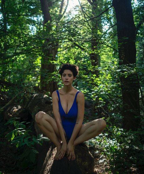 Anna Pittureri pretty model pictures