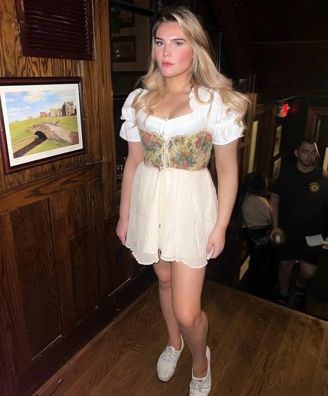 Erica Carosella nude star images