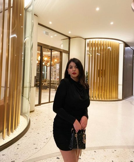 Anna Rebellato model best pics