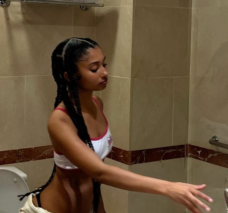 Bbtrickz model pornographic image