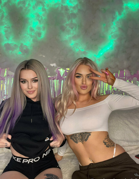 flat chested onlyfans hot naked pic