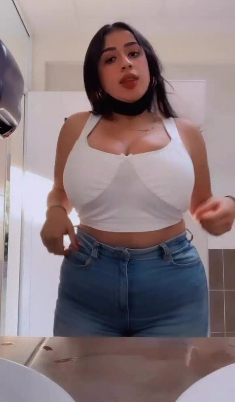 baelib model exclusive picture