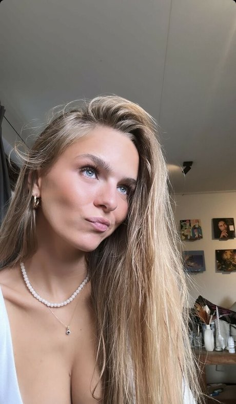 Lies Zhara exclusive star pics