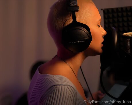 ohmy luna Profile pic