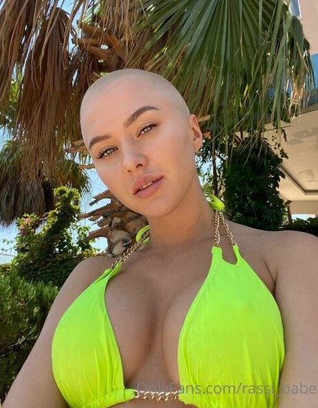 ohmy luna high quality actress pictures