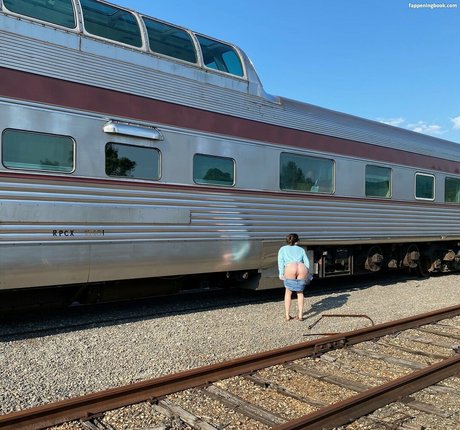 Bruce Wilsons Amber art model pics