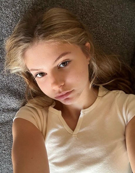 KendallJenson adult model picture