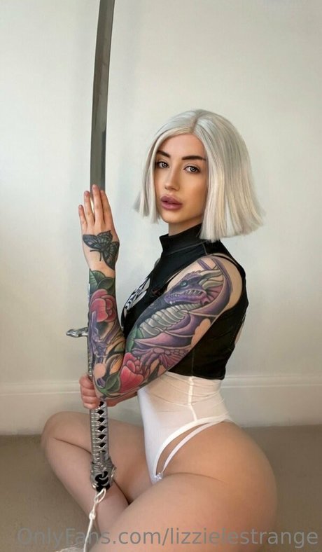 Lizzie Le Strange free model image