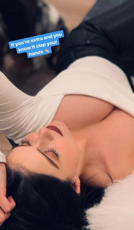 Ariel Winter sexy actress pic