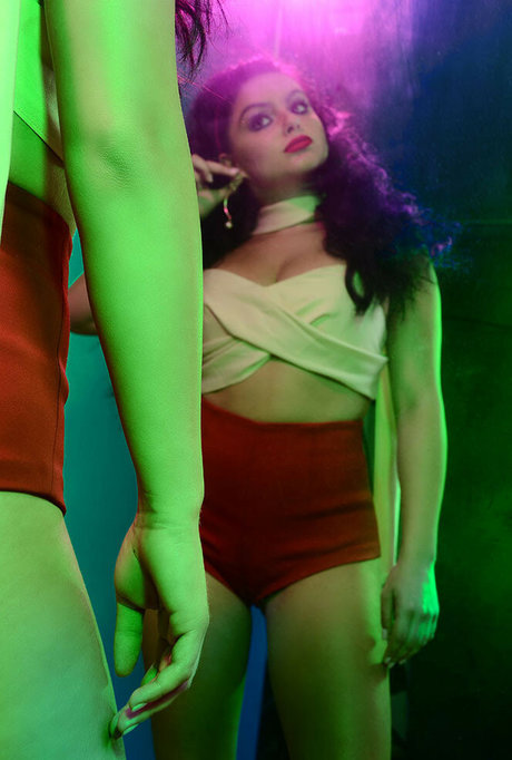 Ariel Winter adult model image