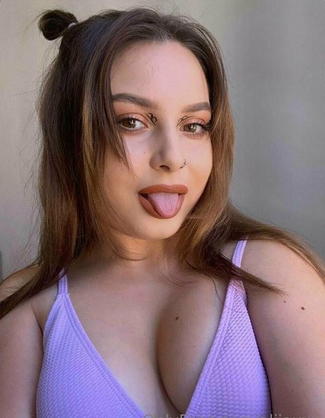 aliiaxxx model porn pic