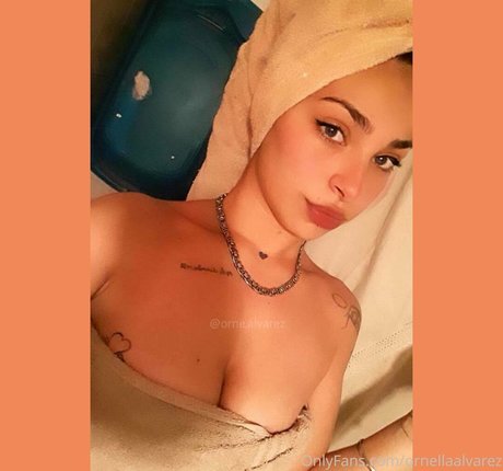 ornellaalvarez star hd img