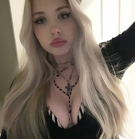 sinnnsro porn star pic