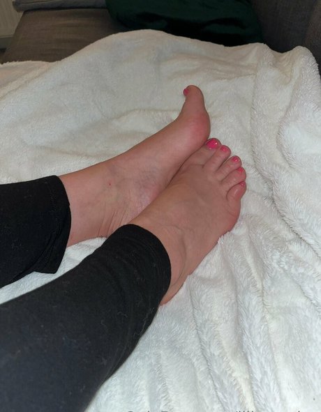 lillysunday model hd image