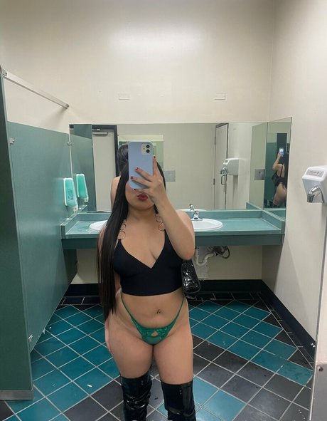 babyaly21 pornstar top photo